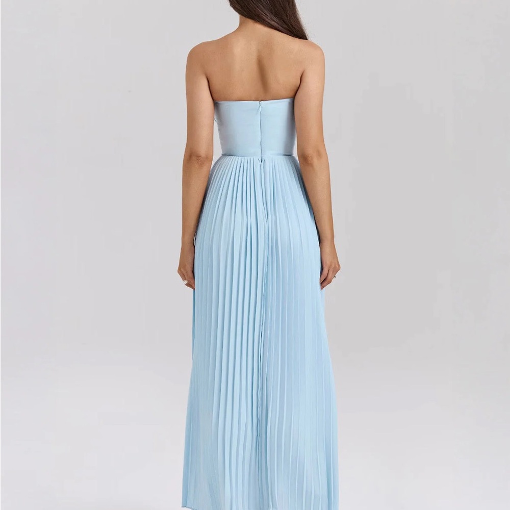 Elegant Blue Dress - Picture 5 of 9